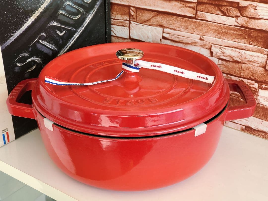 【希少品/週末価格】staub シャローラウンドココット26cm チェリー