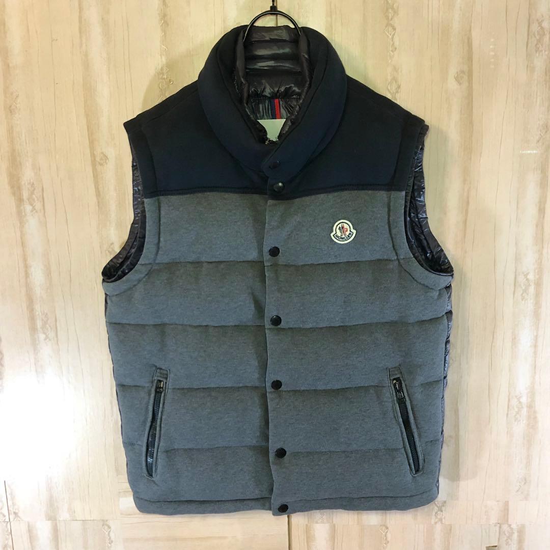MONCLER モンクレール ダウンベスト パッチ刺繍ロゴ付き