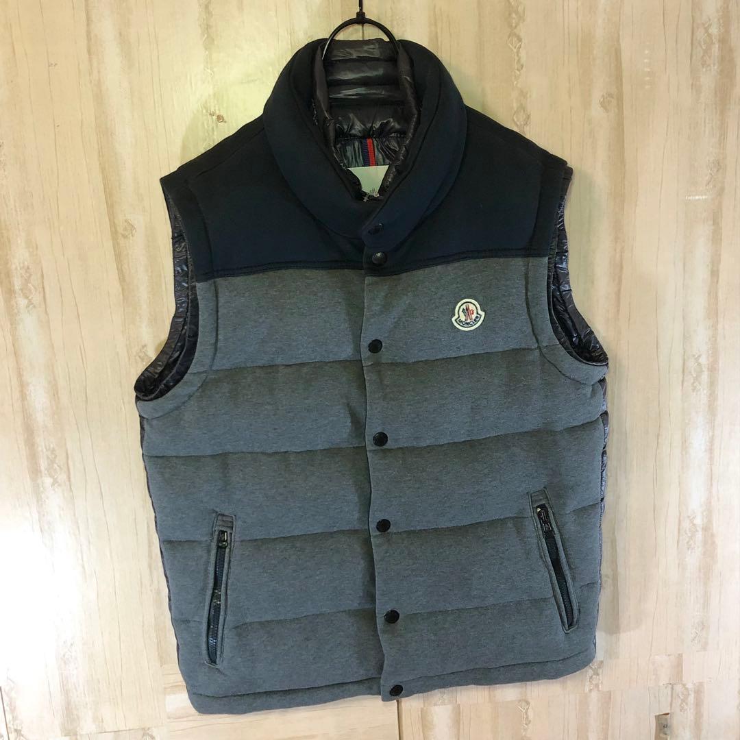 MONCLER モンクレール ダウンベスト パッチ刺繍ロゴ付き