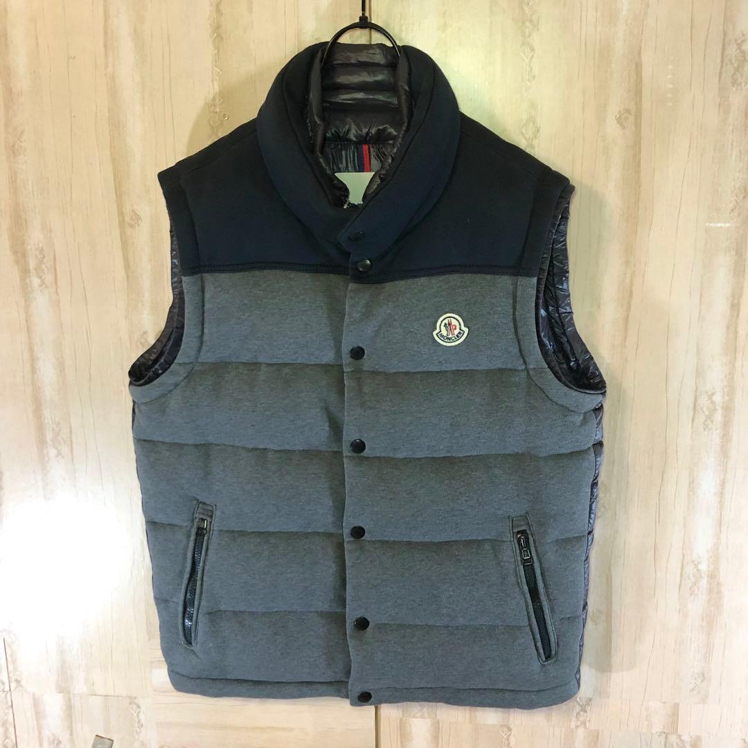 MONCLER モンクレール ダウンベスト パッチ刺繍ロゴ付き