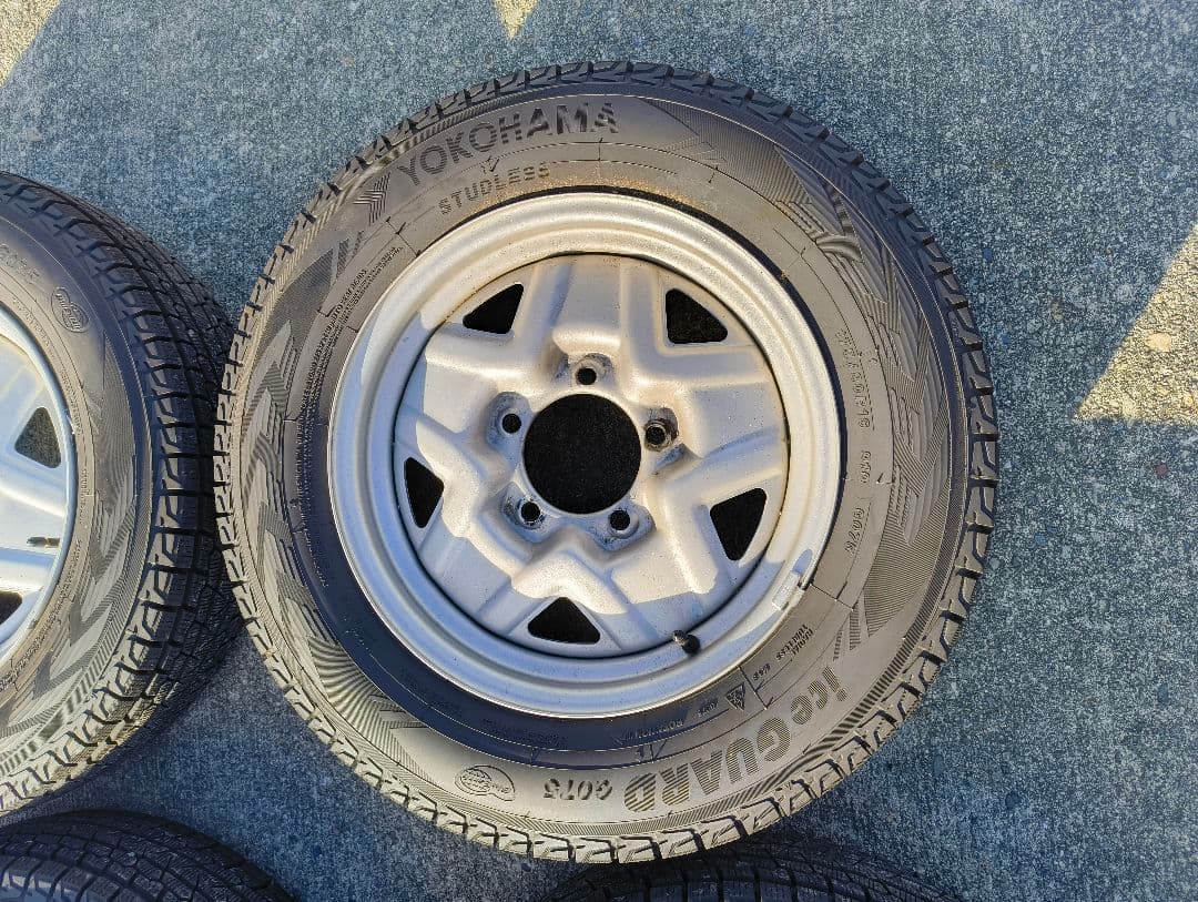 ジムニー 64 スタッドレスタイヤ 1シーズン使用185/60R14