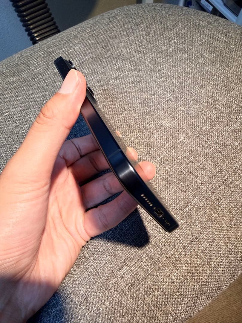 【美品】iPhone 15 Pro Max 256GB（バッテリー約85％）