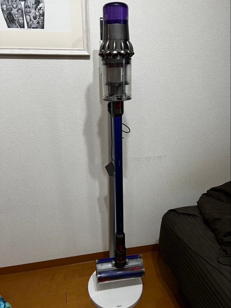 N*n様 Dyson SV14 V11 本体　スタンド 付き