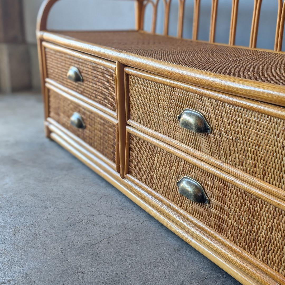 【古家具】ヴィンテージ・ラタンの小さめローチェスト　ローボード キャビネット