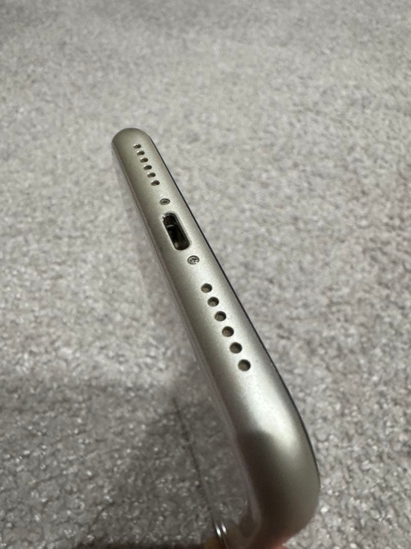 極美品 Apple iPhone 11 128GB ホワイト 本体