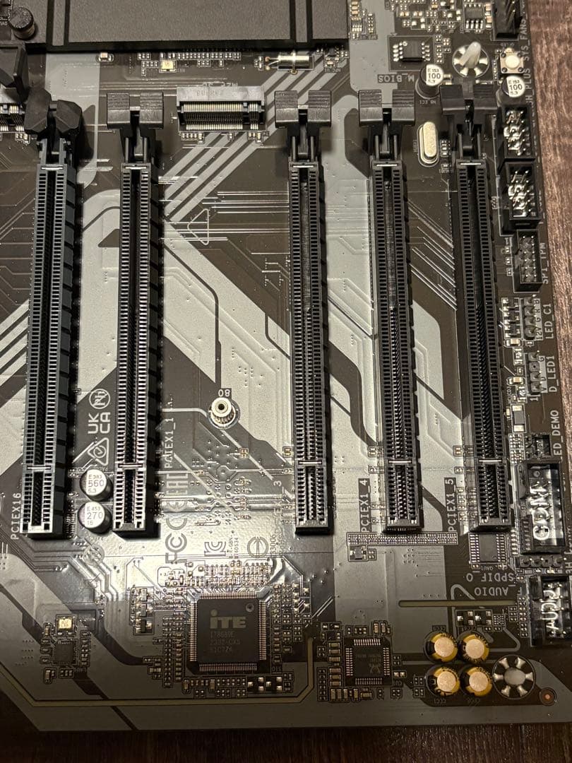 GIGABYTE B760 DS3H DDR4 マザーボード