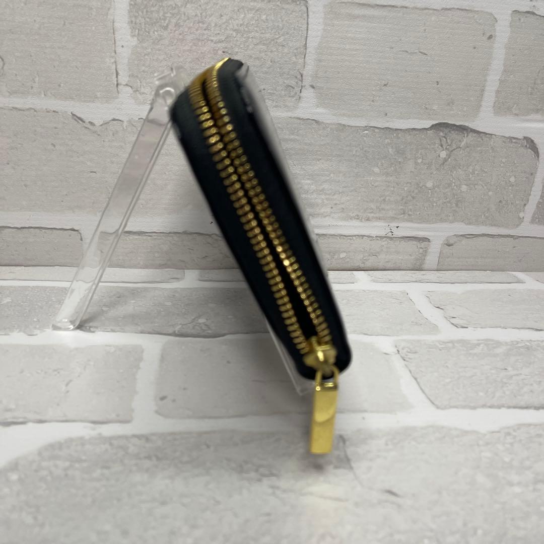 (未使用品)大人気、トリーバーチ、長財布、ラウンドジップ、エナメル地、デカロゴ