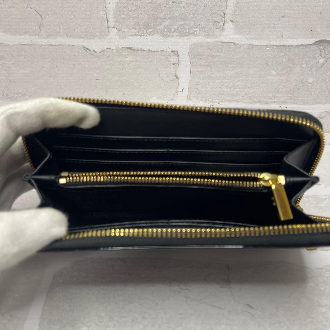 (未使用品)大人気、トリーバーチ、長財布、ラウンドジップ、エナメル地、デカロゴ
