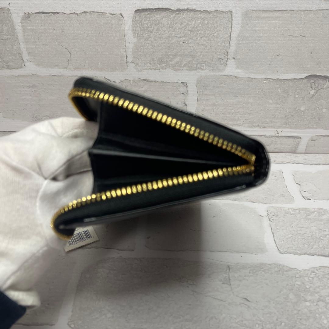 (未使用品)大人気、トリーバーチ、長財布、ラウンドジップ、エナメル地、デカロゴ