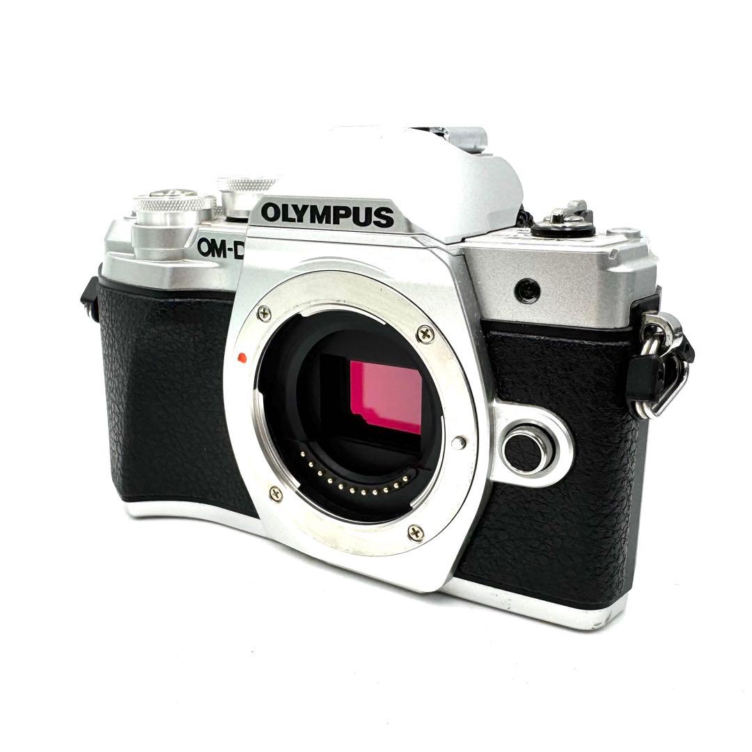 OLYMPUS OM-D E-M10 MarkIII EZ ダブルズームキット！