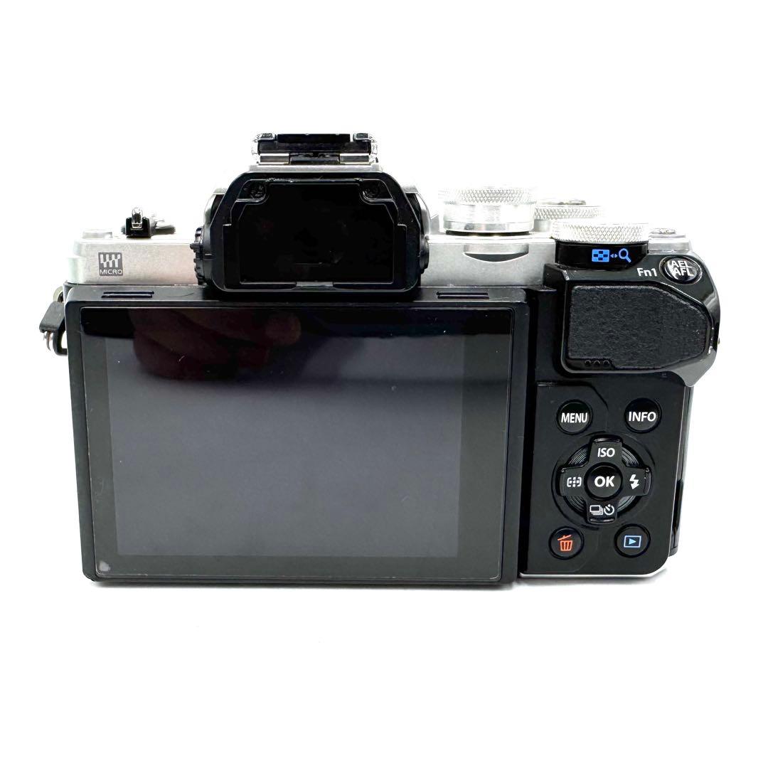 OLYMPUS OM-D E-M10 MarkIII EZ ダブルズームキット！