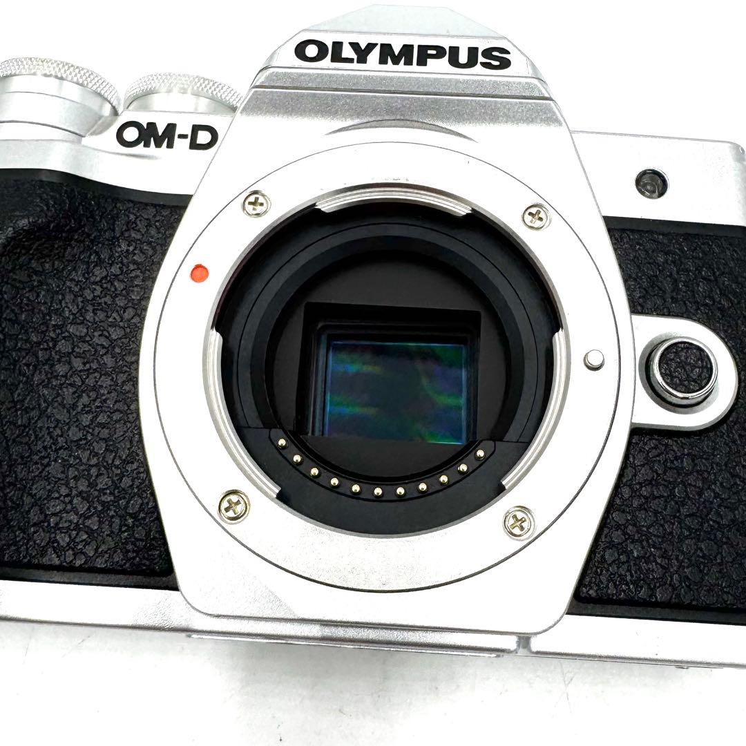 OLYMPUS OM-D E-M10 MarkIII EZ ダブルズームキット！