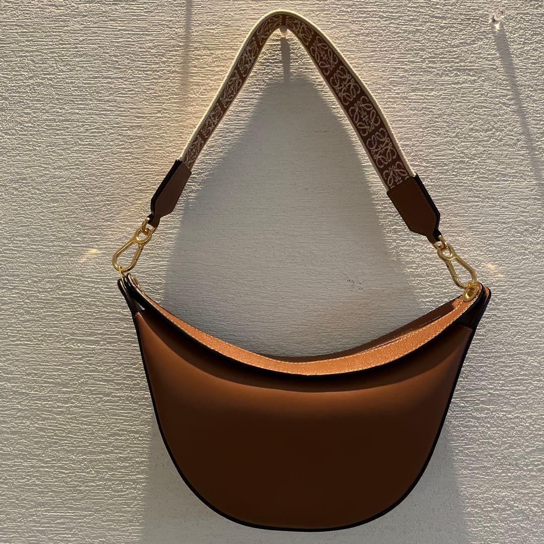 LOEWE ボディバッグ