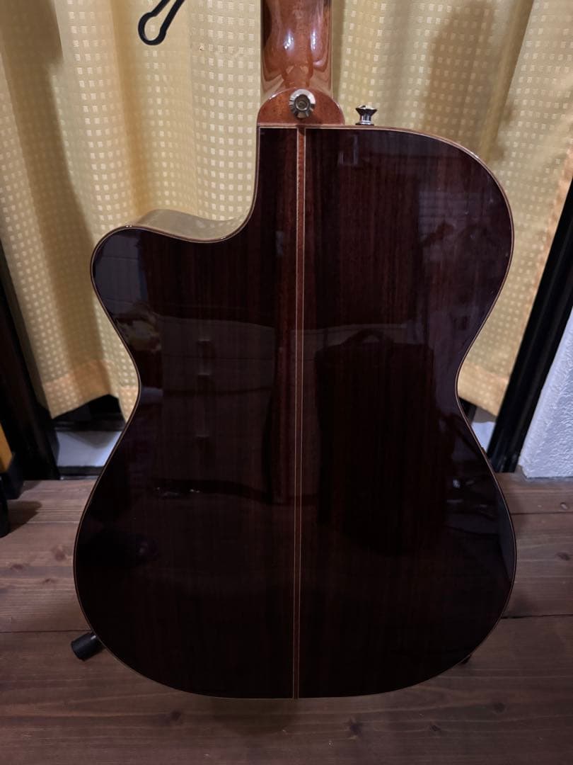 ギター Maton EM100C-808 Messiah