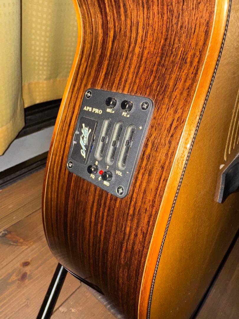 ギター Maton EM100C-808 Messiah