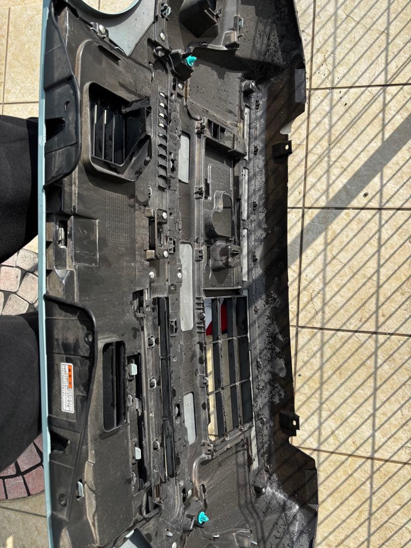 スズキ ハスラー純正フロントバンパー　スオン