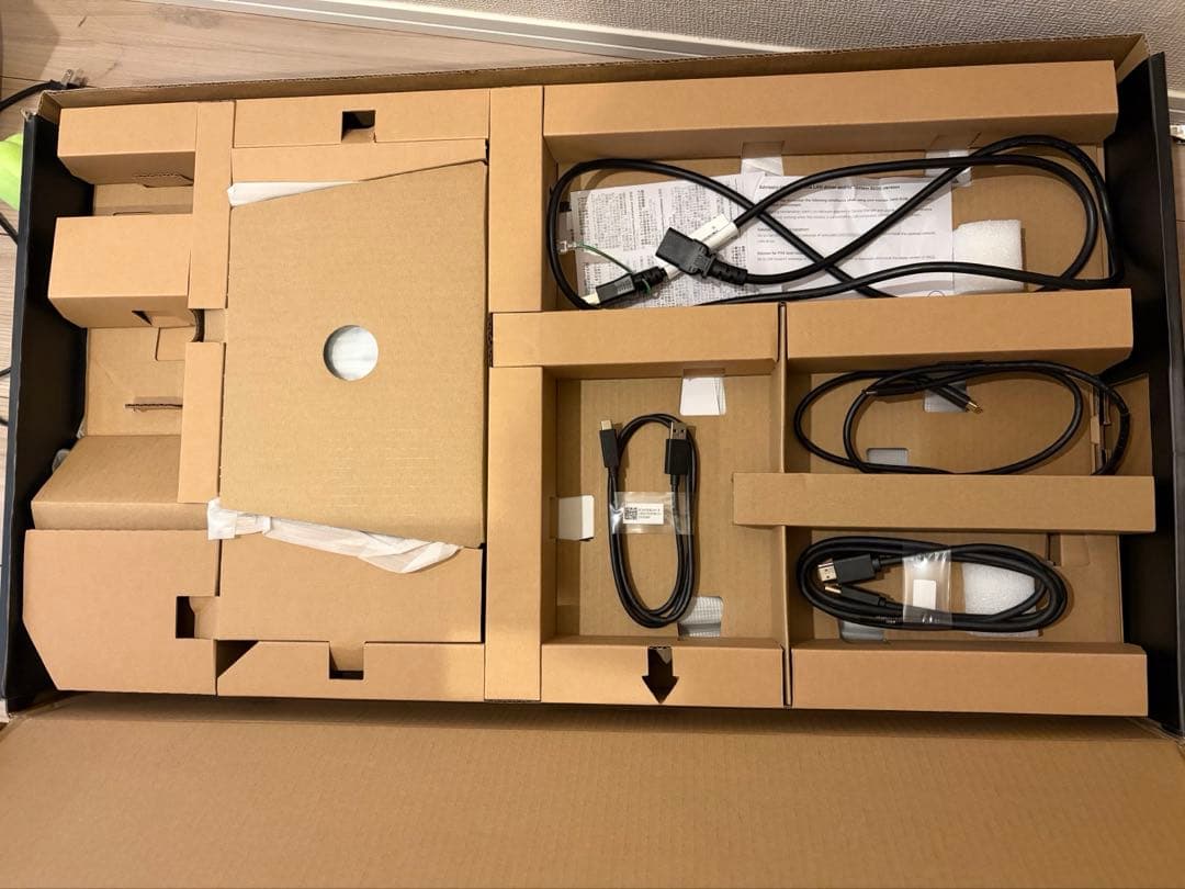 DELL 4Kモニター　27インチ　U2723qx