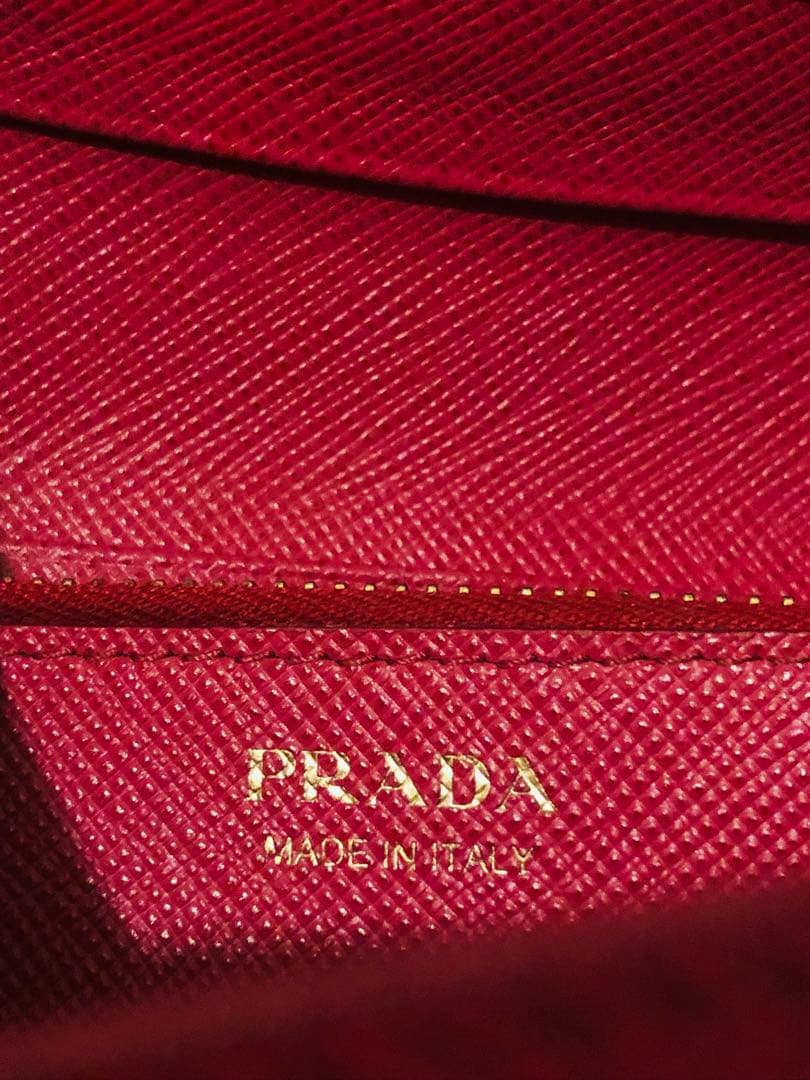 PRADA ブラック 長財布 ジッパー付き