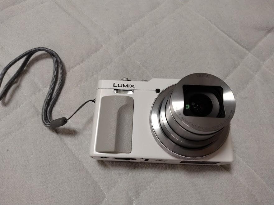 Panasonic LUMIX DC-TZ99 保証書 バッテリー2個と充電器付