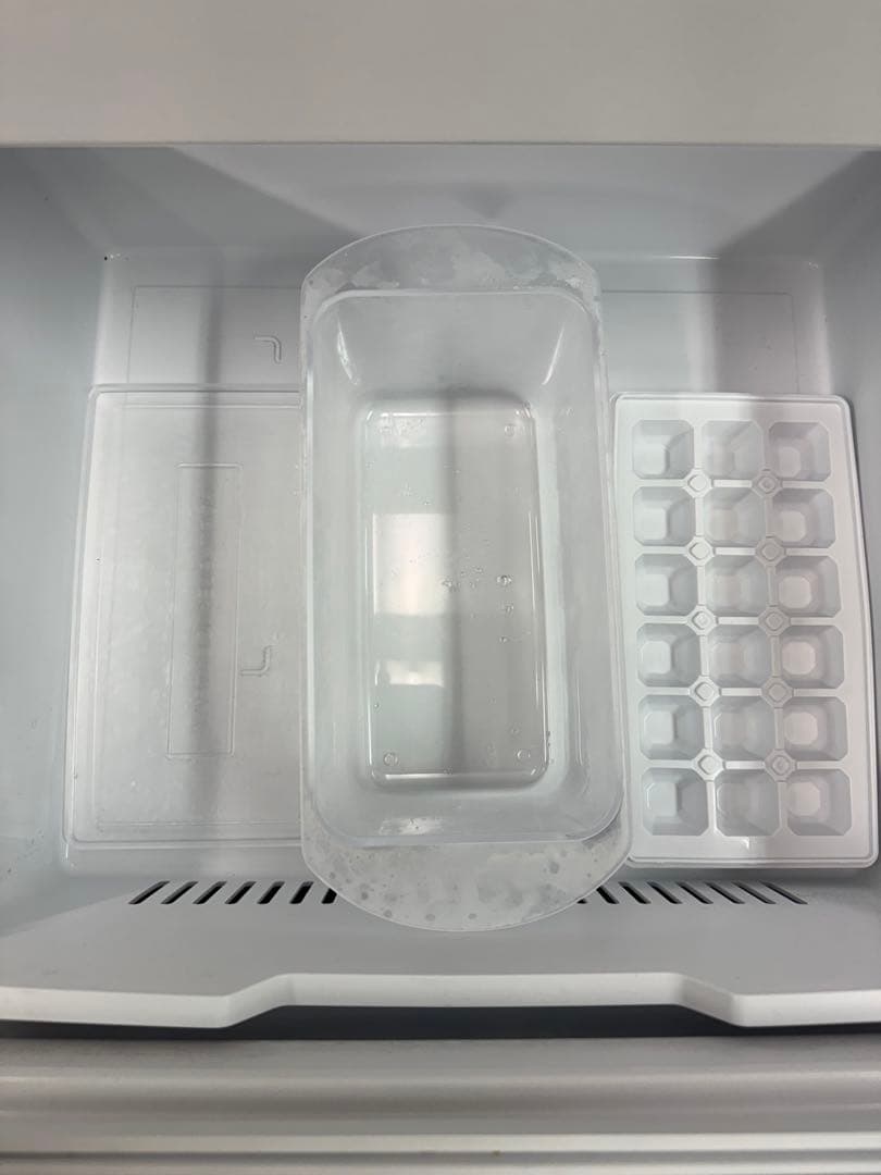 【美品】Hisense ハイセンス 冷蔵庫 HI-G260HW 2024年製