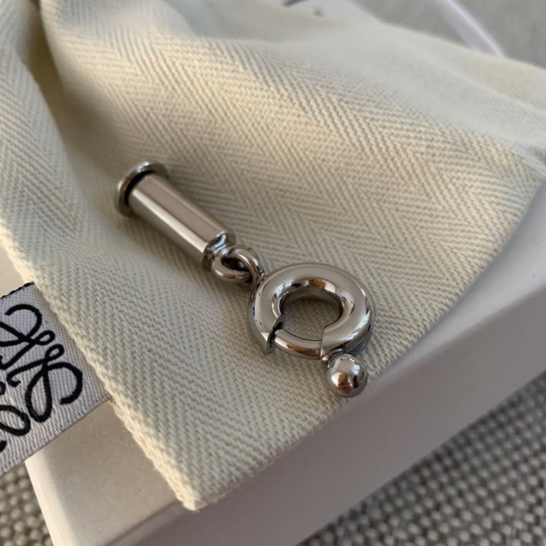 ロエベ　ロエベ公式サイトより購入