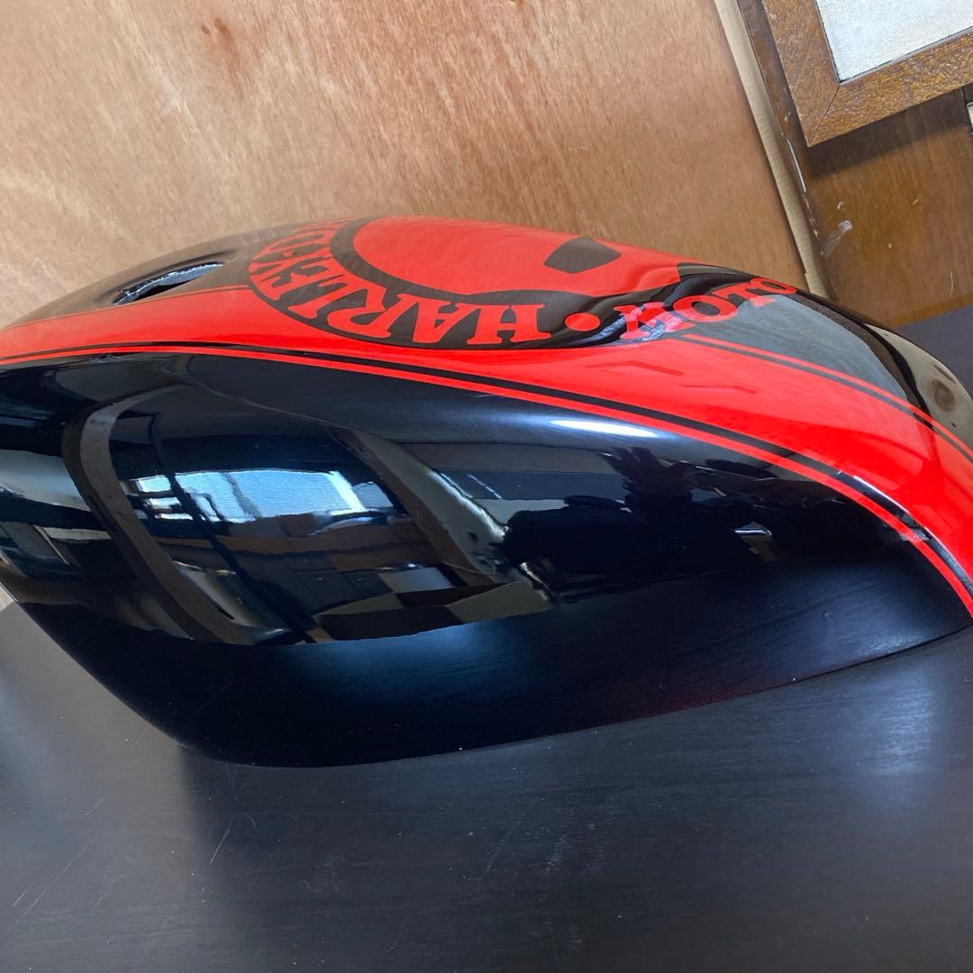 Simon Kustom ブラック／レッド グロス