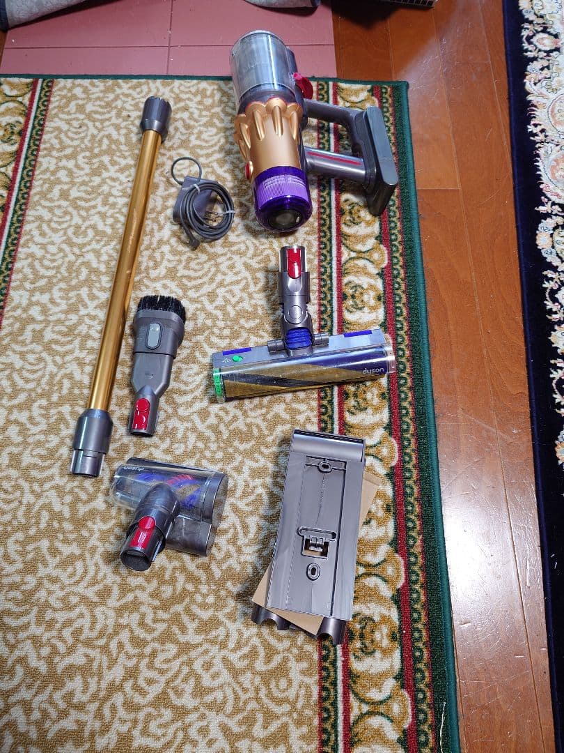 Dyson V12 掃除機 本体と付属品