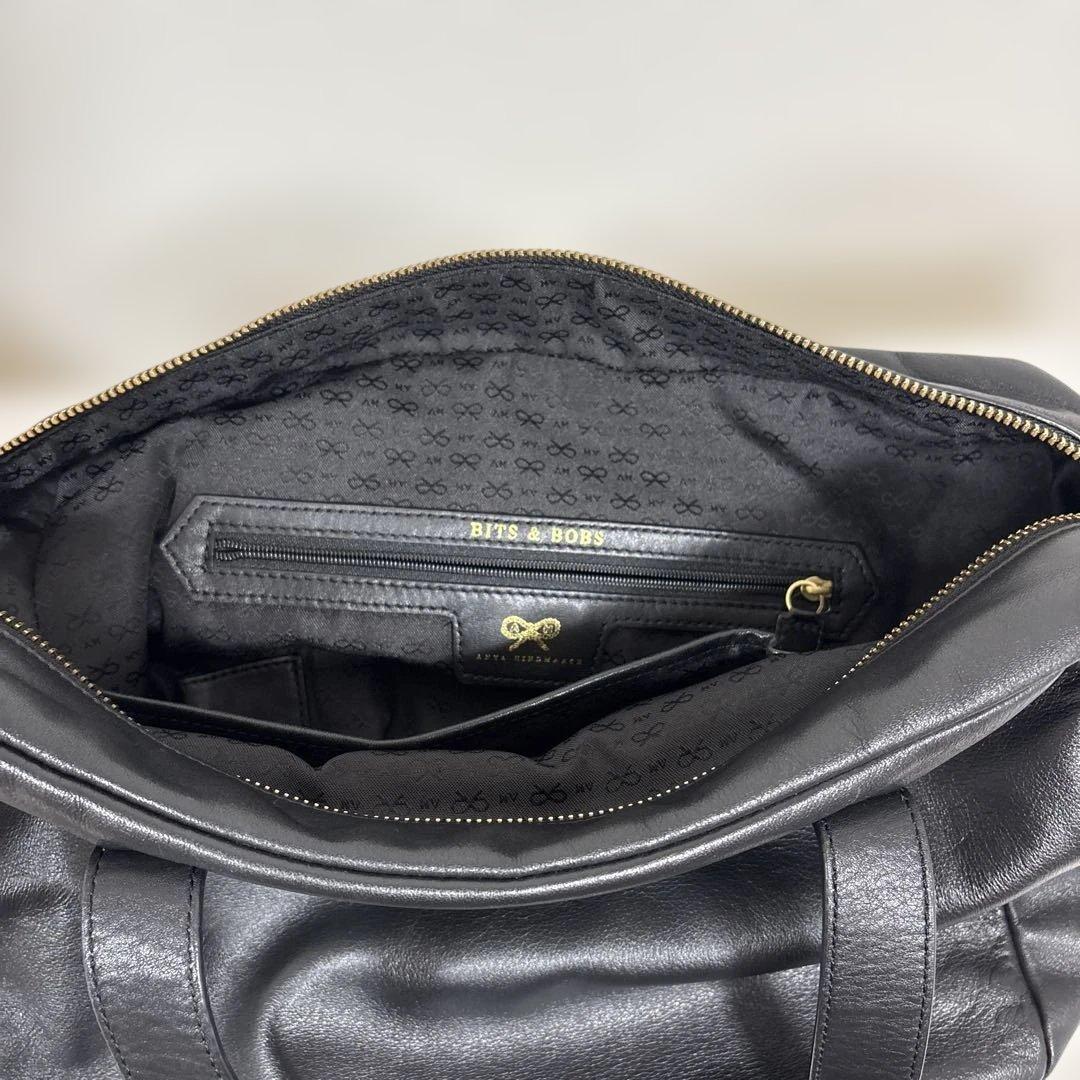 アニヤハインドマーチ　ショルダーバッグとショルダーストラップ