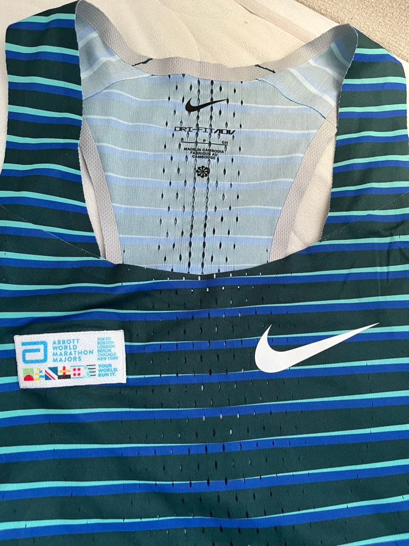 【日本未展開】nike aeloswift シングレット JP M相当