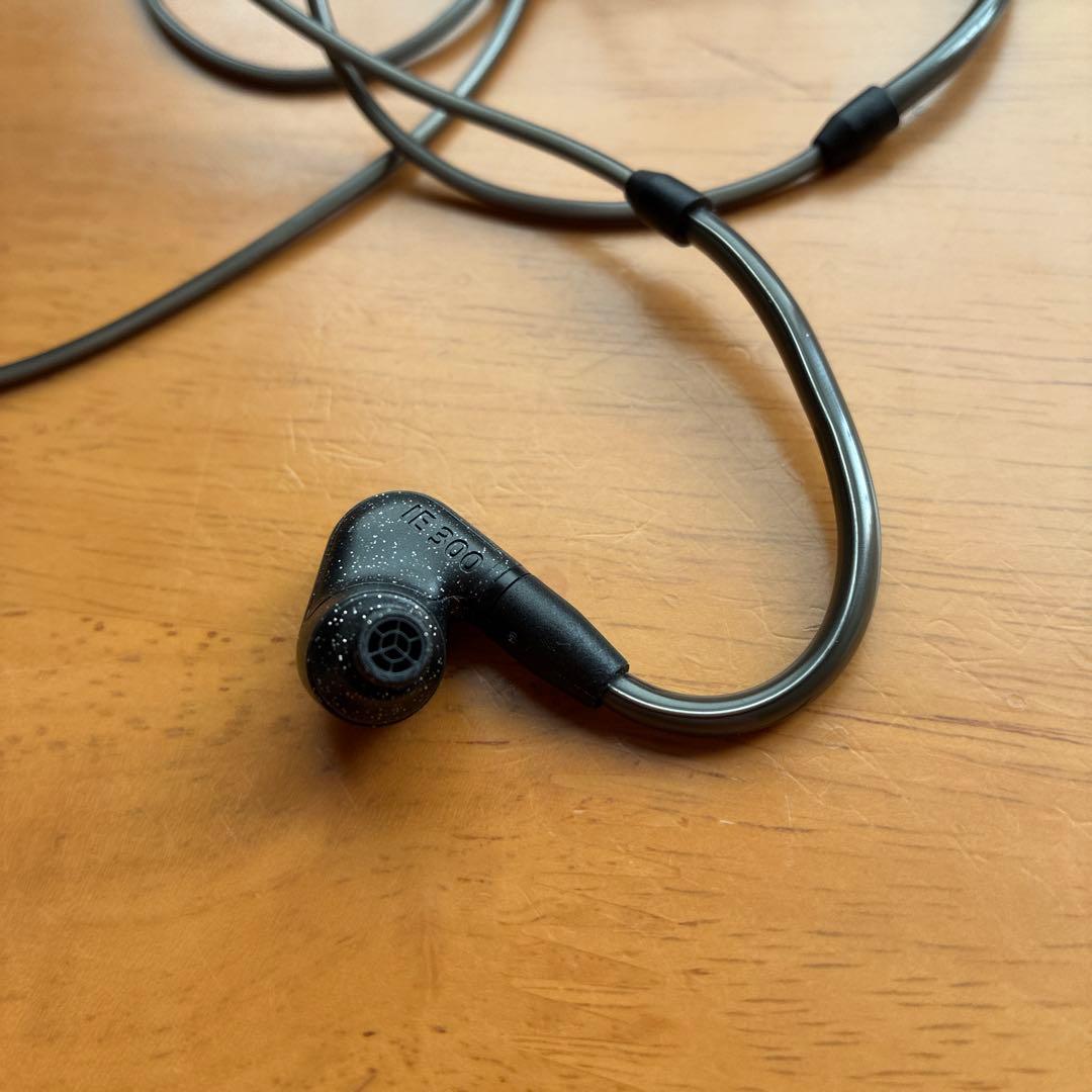 イヤホン IE 300