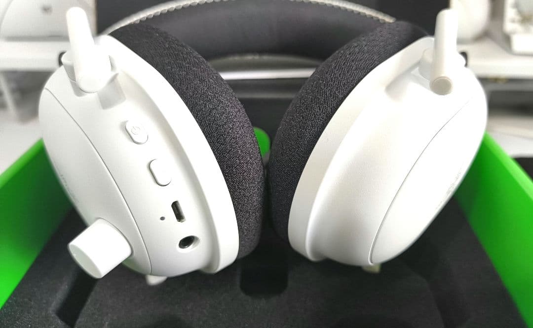 Razer BlackShark V2 Pro　white edition
