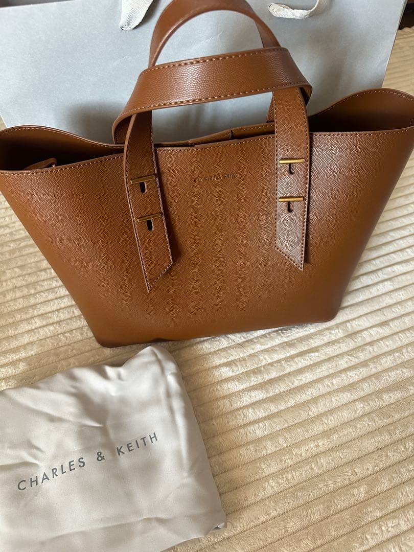 CHARLES & KEITH ブラウン バッグ