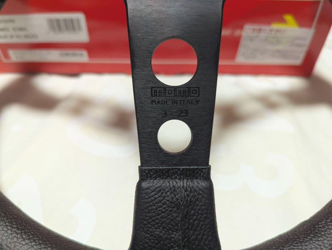 正規品 momo MOD.07 ディープコーン レザー ステアリング モデル7