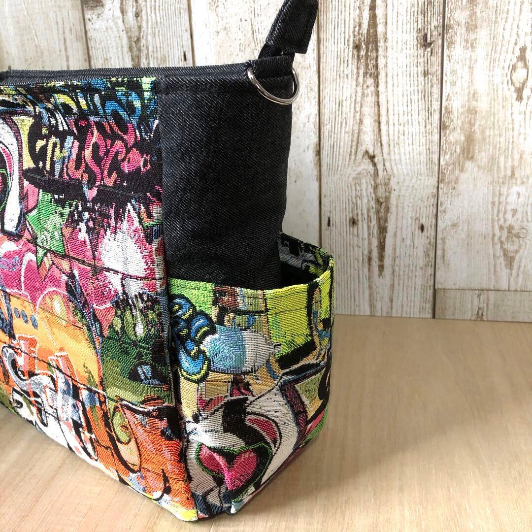 ショルダーバッグ　ハンドメイド　デニムリメイク　ブラック　シルバー【新品デニム】