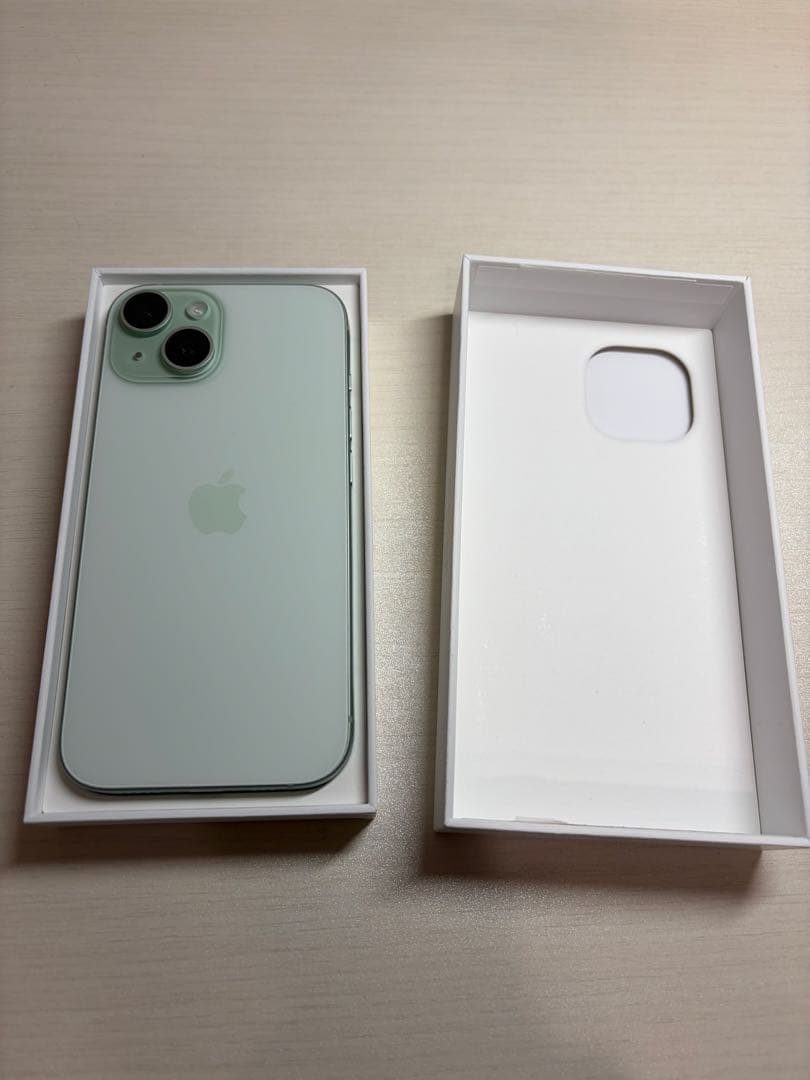 【美品箱付き】Apple iPhone 15 グリーン　128GB　SIMフリー