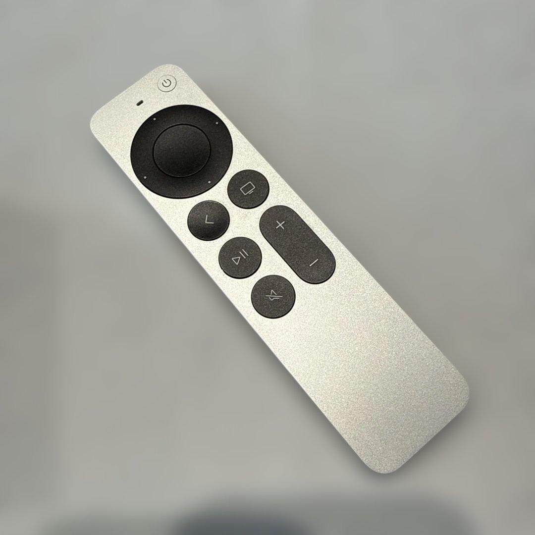 Apple TV 4K 第3世代 Wi-Fi 64GB本体とリモコン