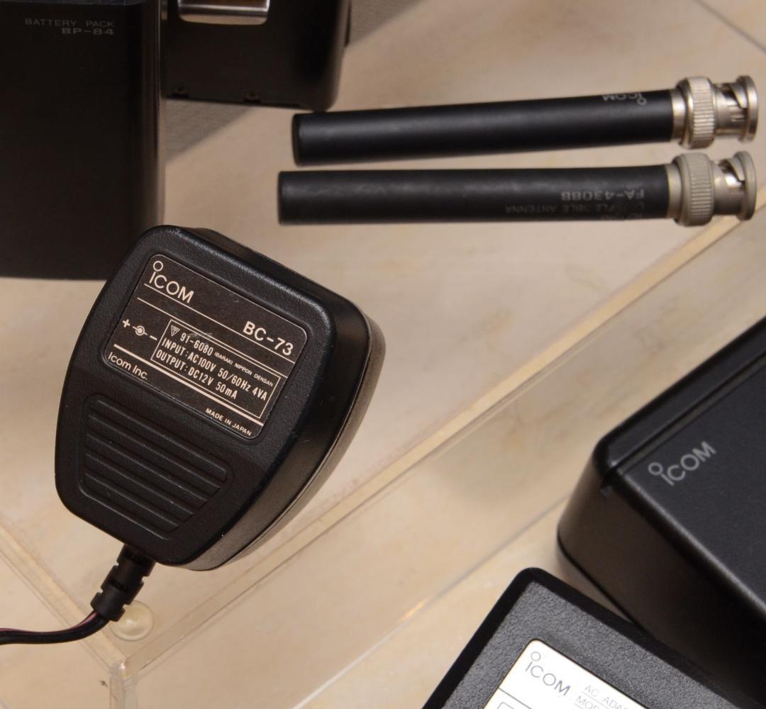 ICOM IC-3STトランシーバー無線機2台セット+充電器+AC電源お得　美品