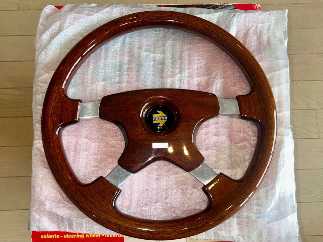 momo ウッド ４スポーク　ステアリングホイール 美品