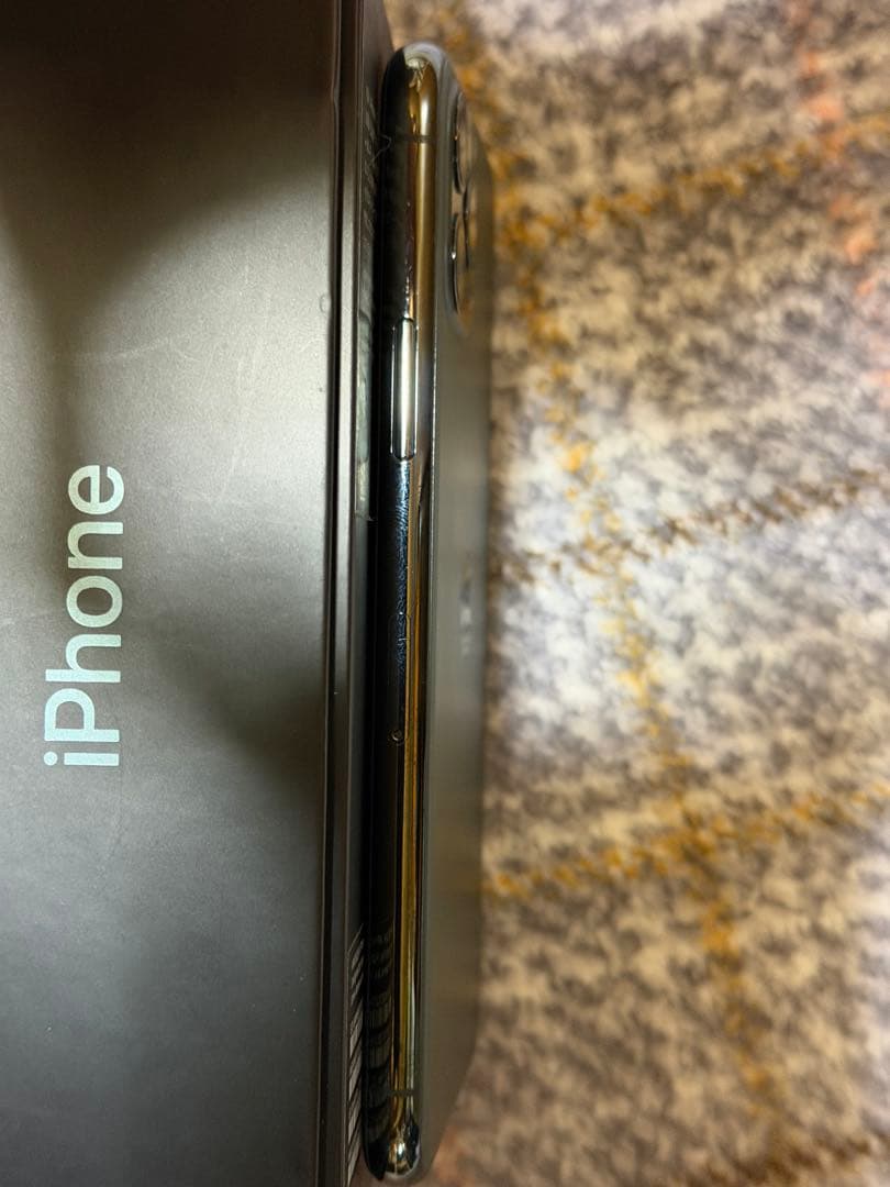 iPhone 11 Pro 64GB バッテリー 84% ミッドナイトグリーン