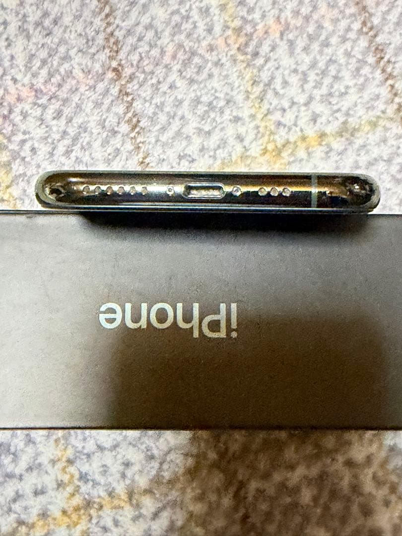 iPhone 11 Pro 64GB バッテリー 84% ミッドナイトグリーン