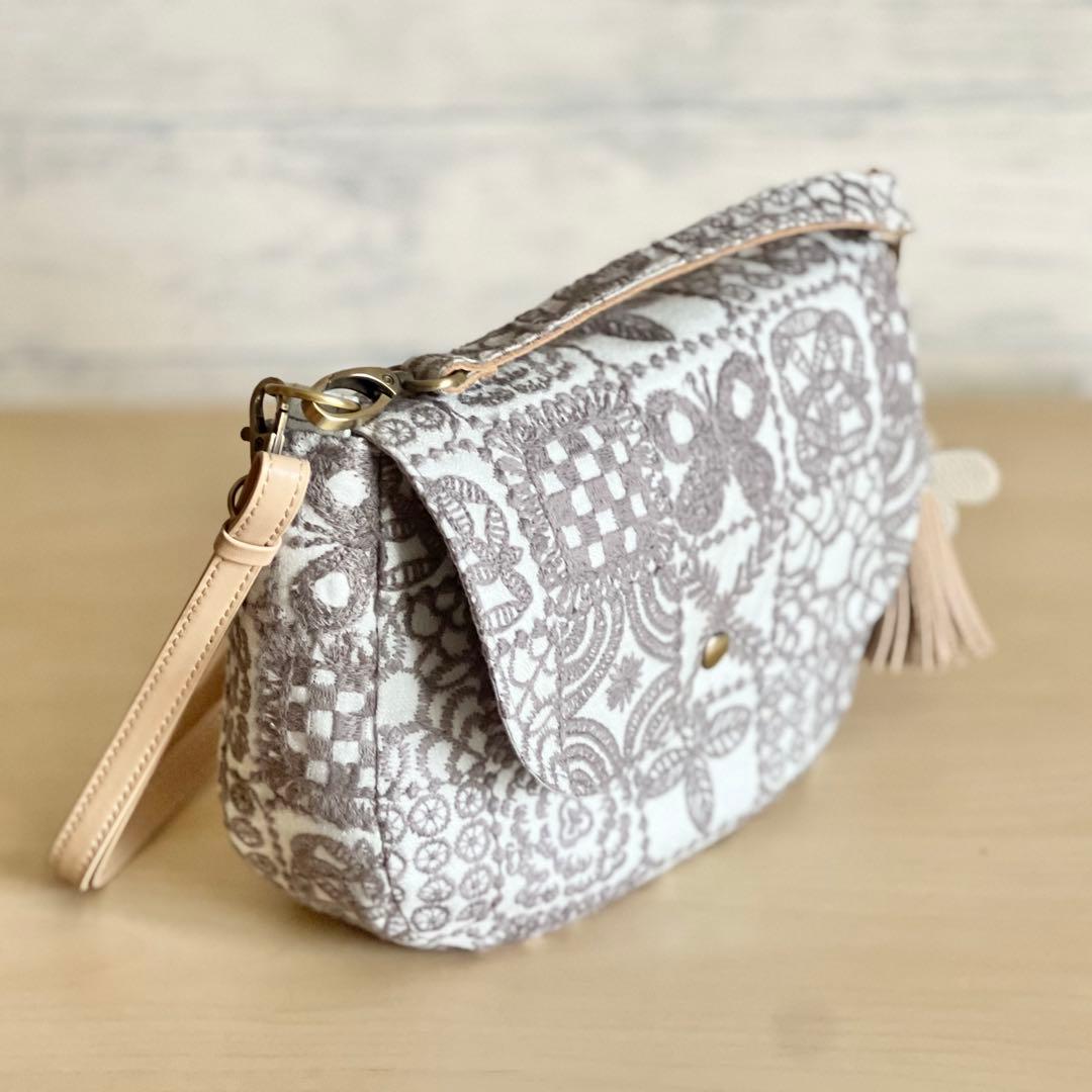 ミナペルホネン コロンとしたショルダーバッグMB510-072