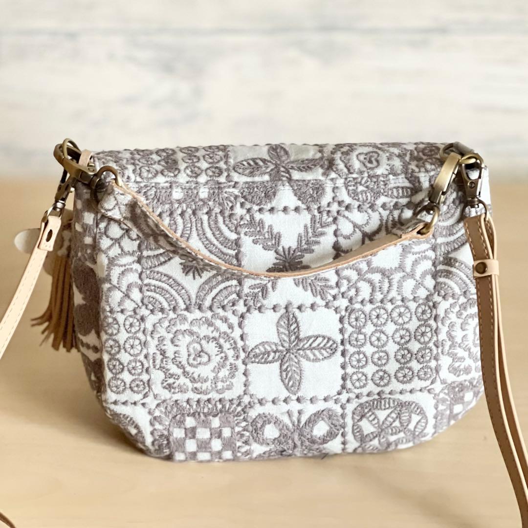 ミナペルホネン コロンとしたショルダーバッグMB510-072