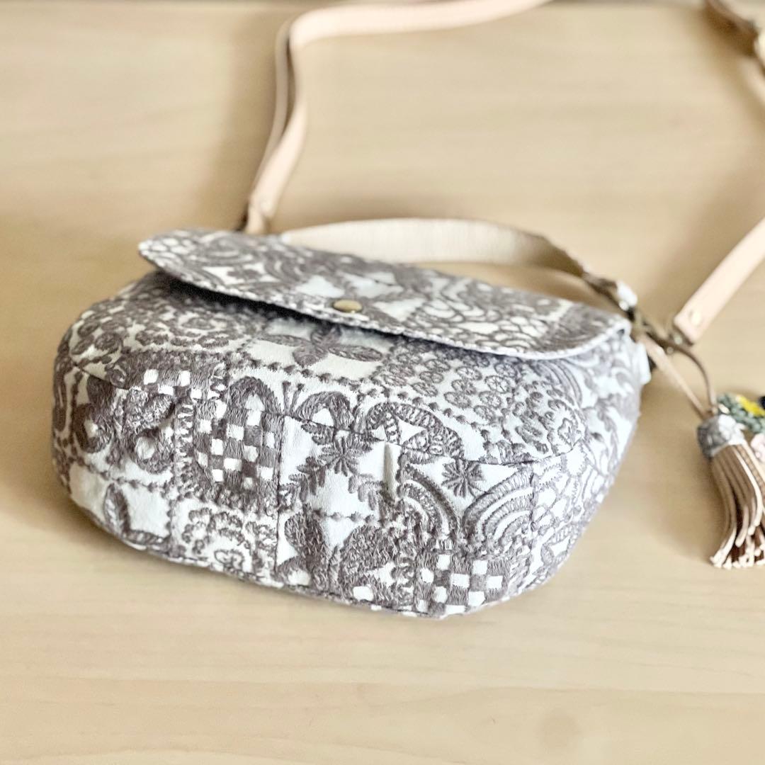 ミナペルホネン コロンとしたショルダーバッグMB510-072