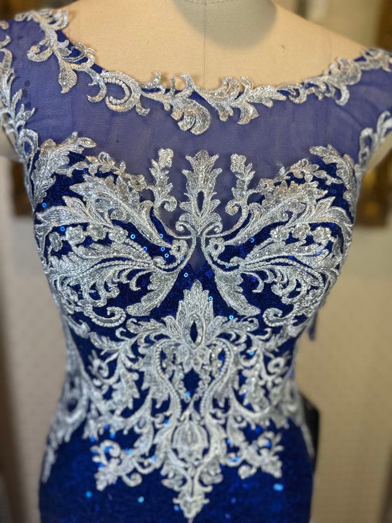 青のスパンコール刺繍マーメイドドレス