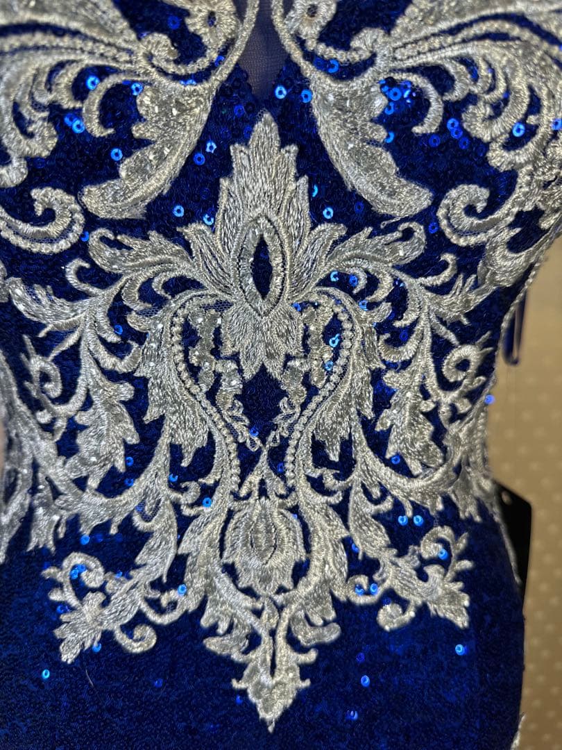 青のスパンコール刺繍マーメイドドレス