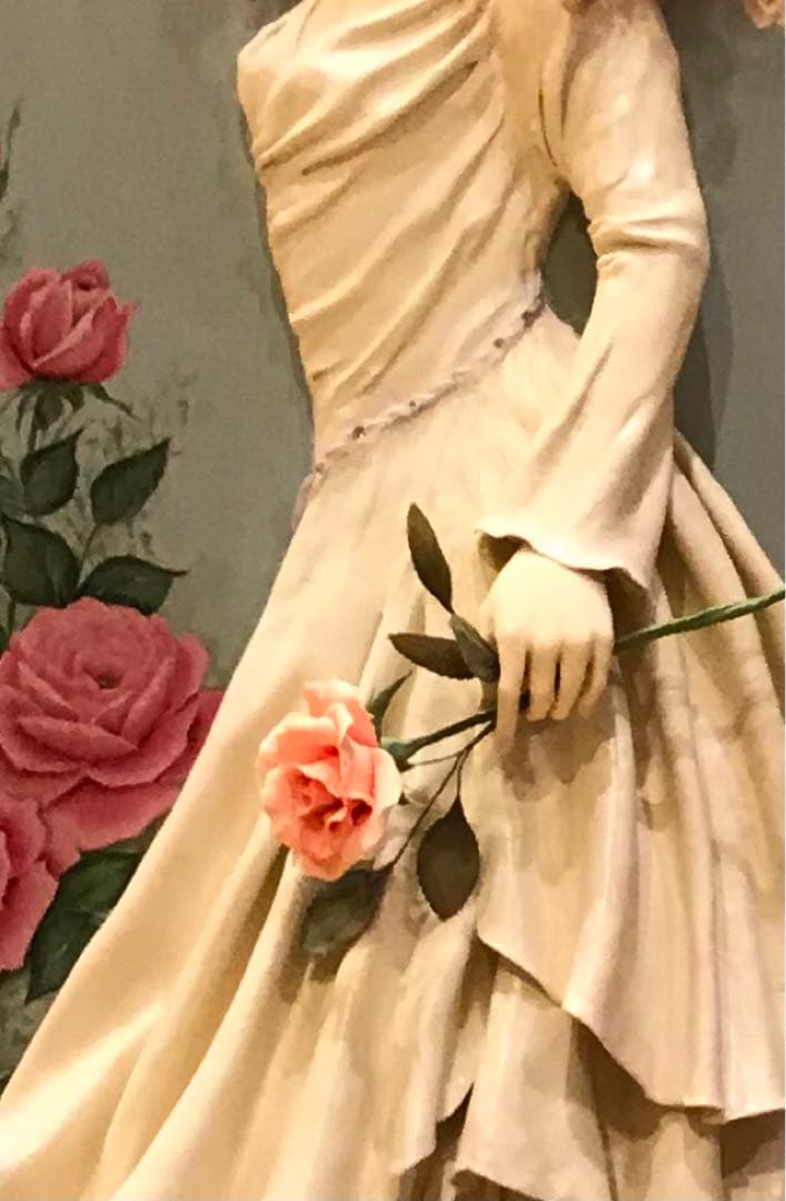 本日限定7/14❗️ハンドメイド　芸術祭入賞作品・薔薇ペイント&クレーアートの人形