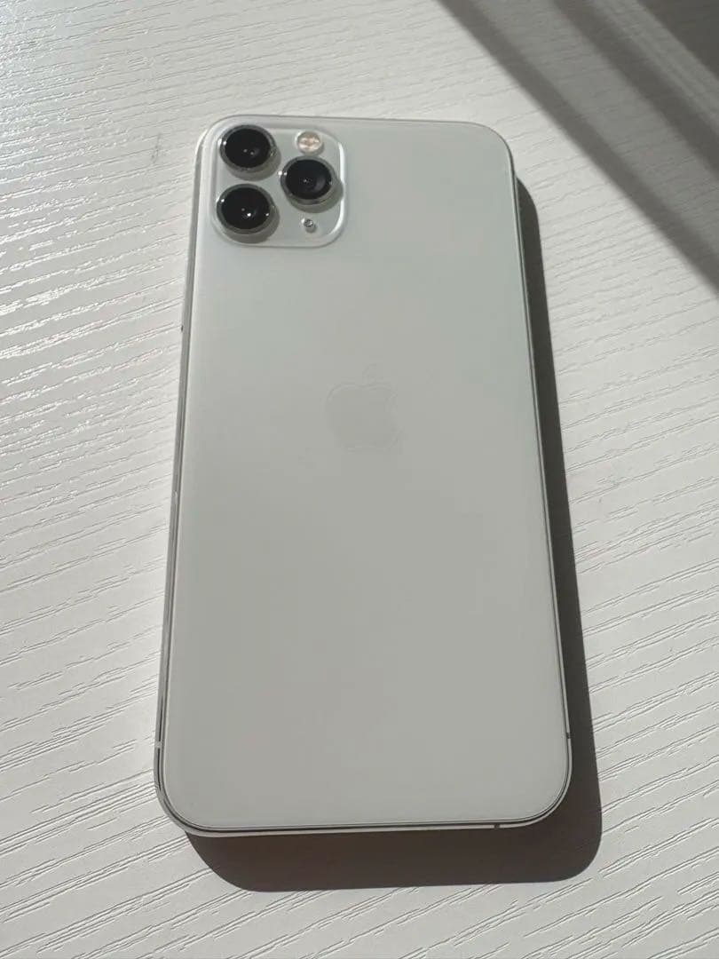 【美品】Apple iPhone 11 Pro シルバー 本体 スマホ