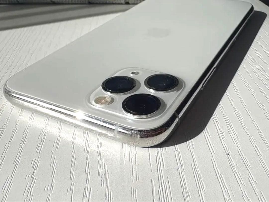 【美品】Apple iPhone 11 Pro シルバー 本体 スマホ