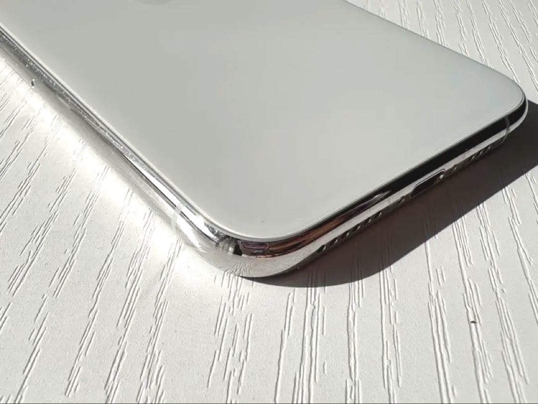 【美品】Apple iPhone 11 Pro シルバー 本体 スマホ