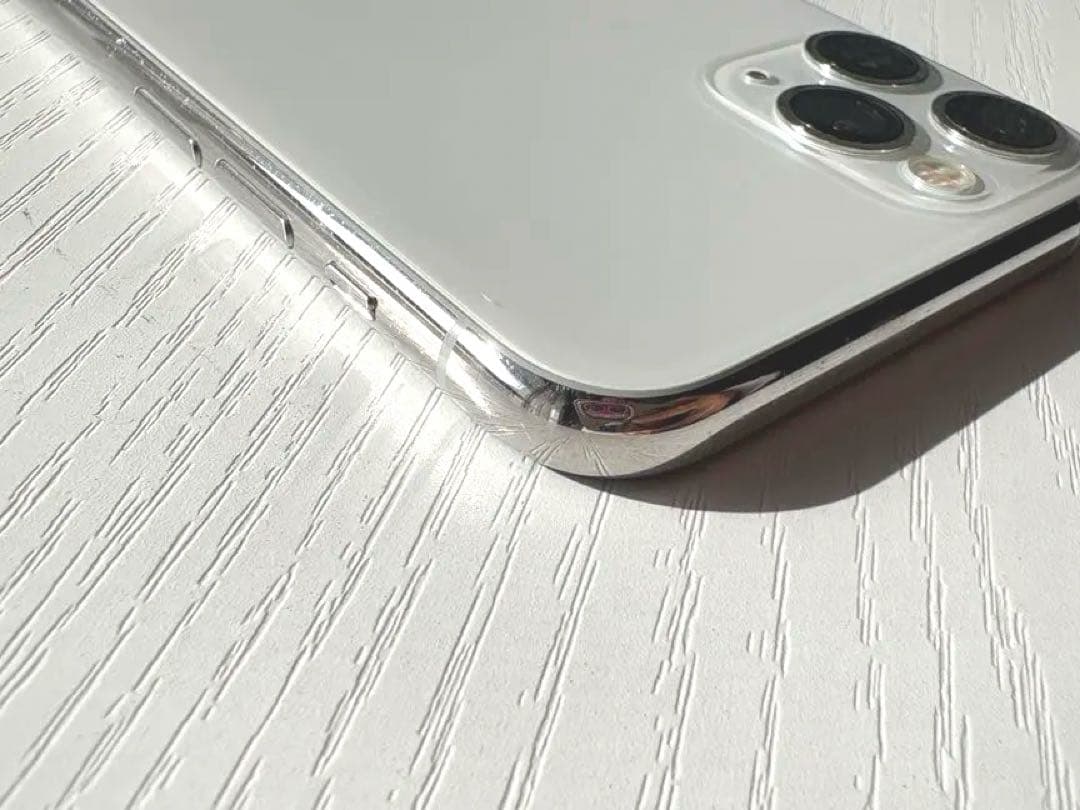 【美品】Apple iPhone 11 Pro シルバー 本体 スマホ